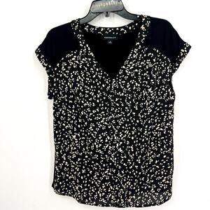 FORTUNE + IVY Womens V Neck Top Medium Black White Printed Short Sleeve NWOT